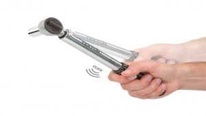 How to use a click torque wrench